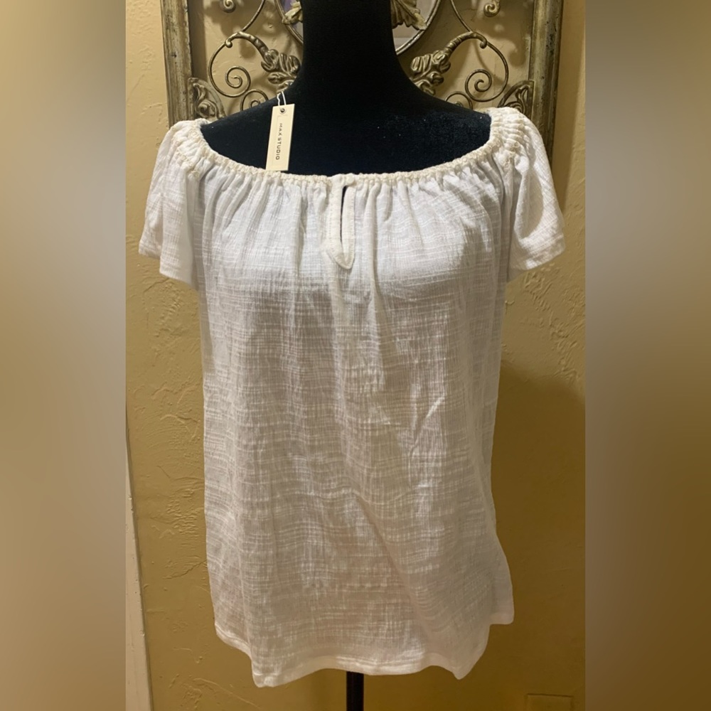 NWT Max Studio woman’s top size Small